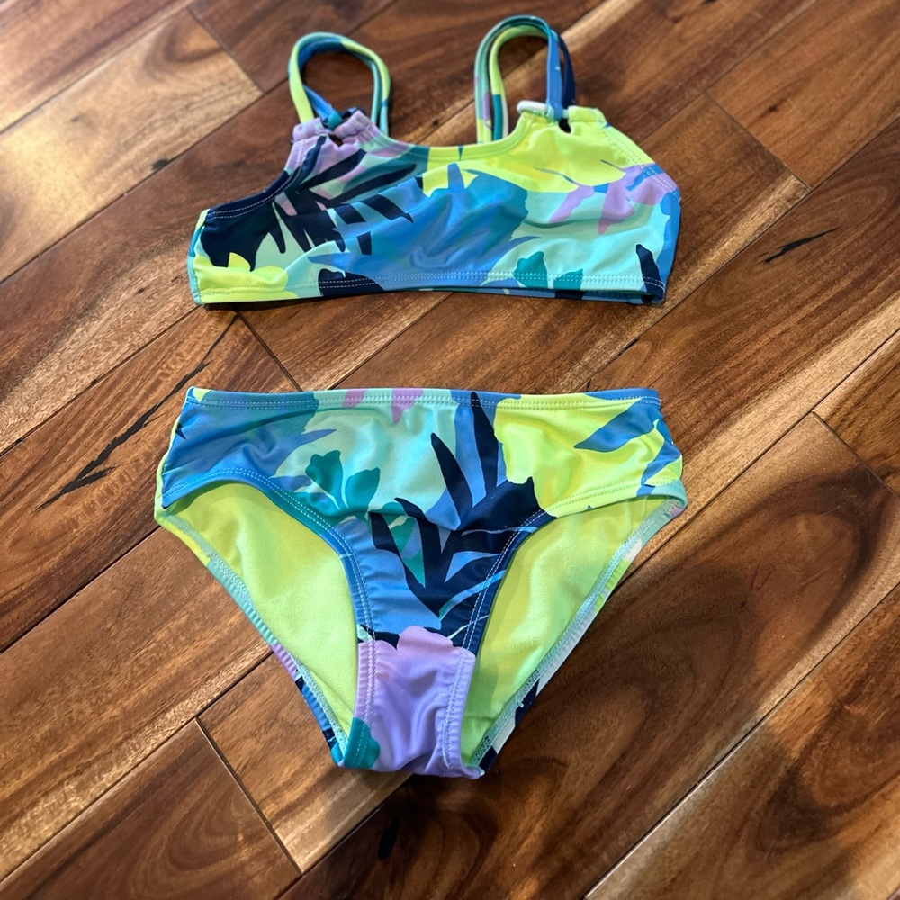 Breaking waves bright color two piece swim suit size 7 Scheel’s